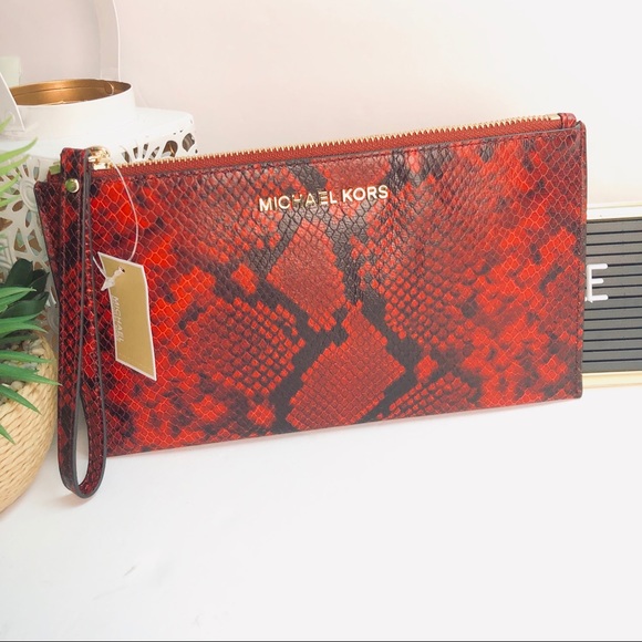 Michael Kors Jet Set LG Zip Clutch - Picture 2 of 6